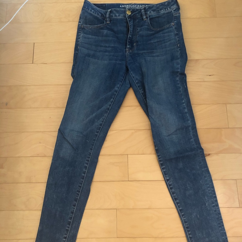 America Eagle size 8 skinny jeans!